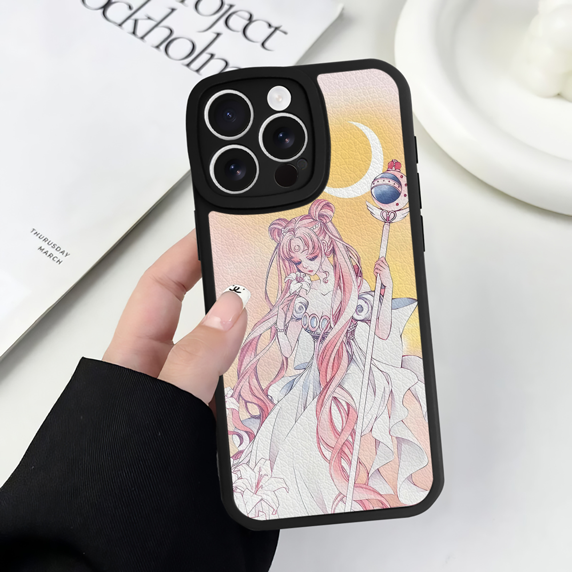 （画像用） 美少女戦士セーラームーン Sailor Moon 【iPhone 16シリーズ対応】シリコンスマホケース（レザー調） 材質：シリコン